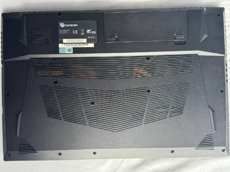 Игровой ноутбук Monster Intel i5-10200H Nvidia GTX1650 Ti 17,3" 32ГБ 1,25ТБ 5