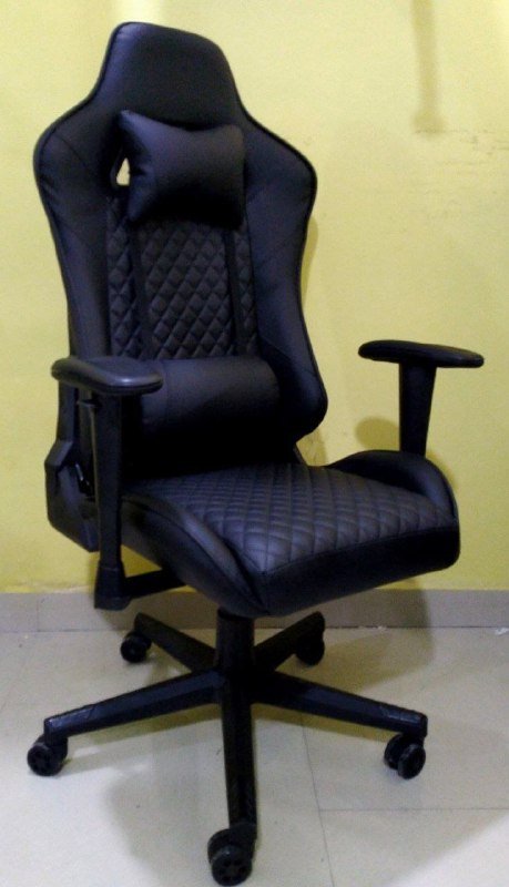 Геймерское игровое кресло 4