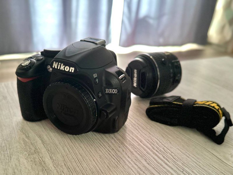 Nikon D3100 камера