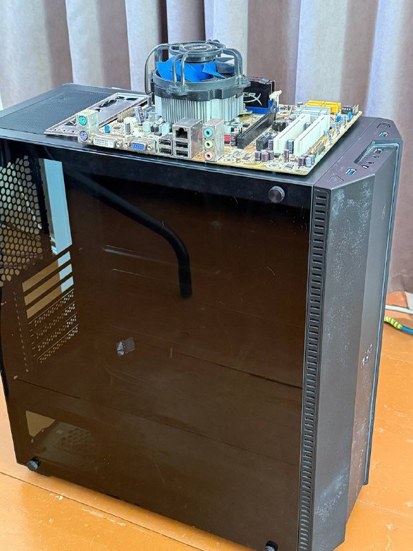 Пустой корпус для ПК с боковым стеклом