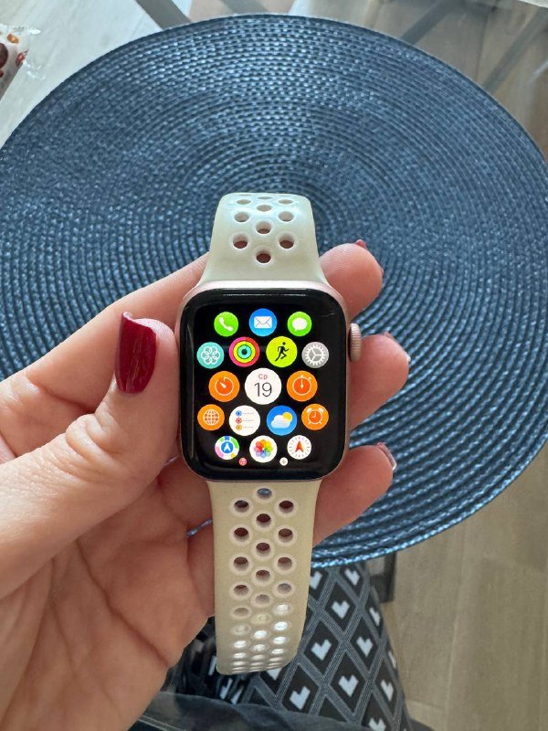 Apple Watch Series 5 40 mm смарт-часы 5