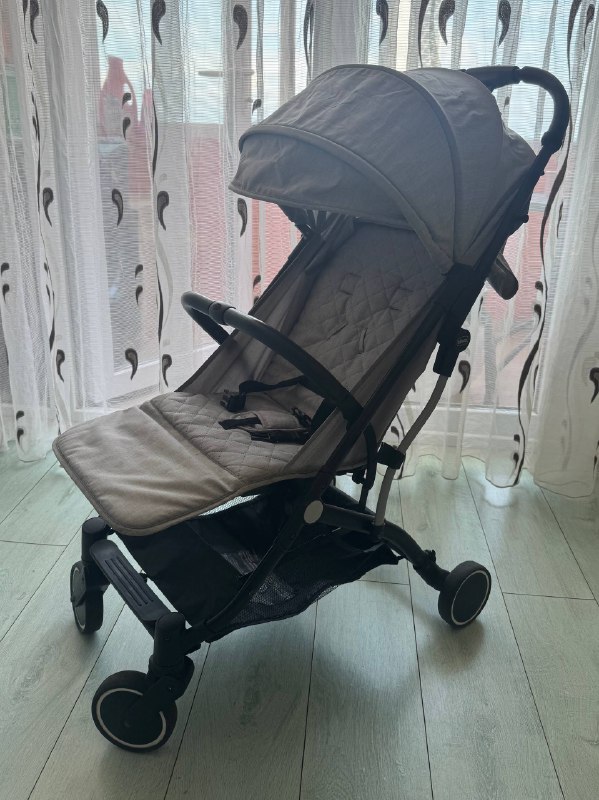 Коляска Chicco легкая компактная