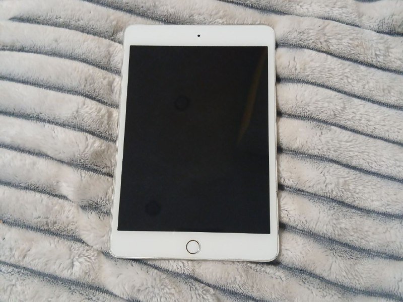 iPad, чехлы, скейтборд, кроссовки Balenciaga 4