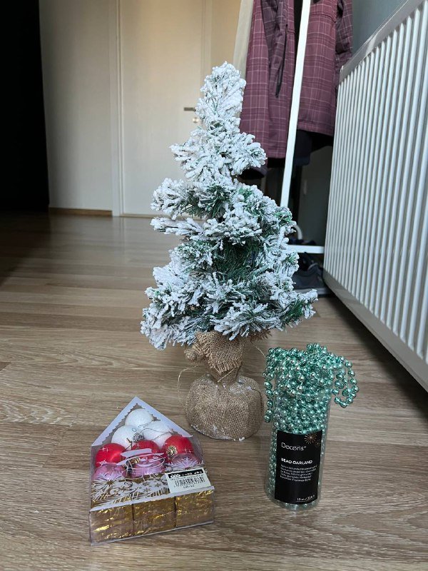 Елка 47см, набор шариков, горлянда-бусы