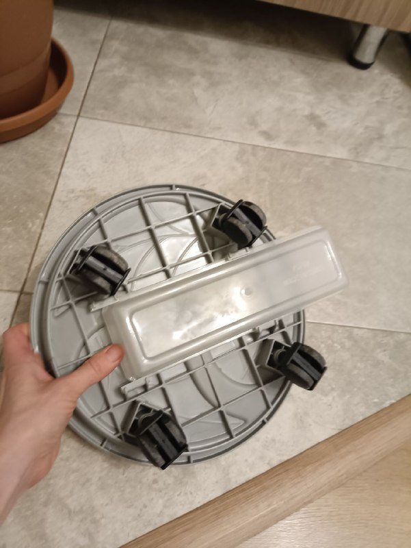 Керамические и пластиковые горшки, поддон на колесиках 5