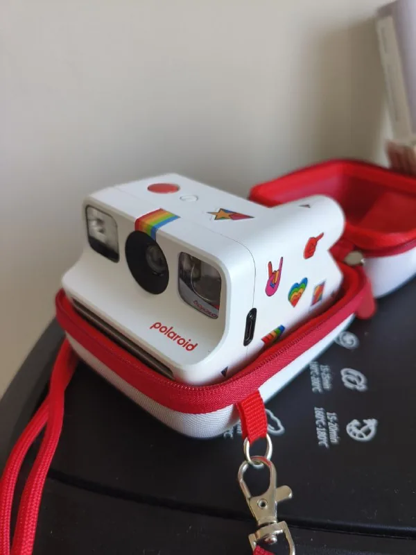 Polaroid Go с кейсом 1