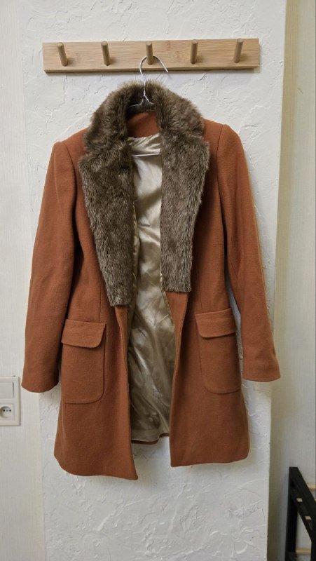 Женское пальто с мехом на зиму/осень 2