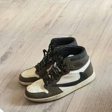 Travis Scott × Nike Air Jordan 1 Retro High OG TS SP 3