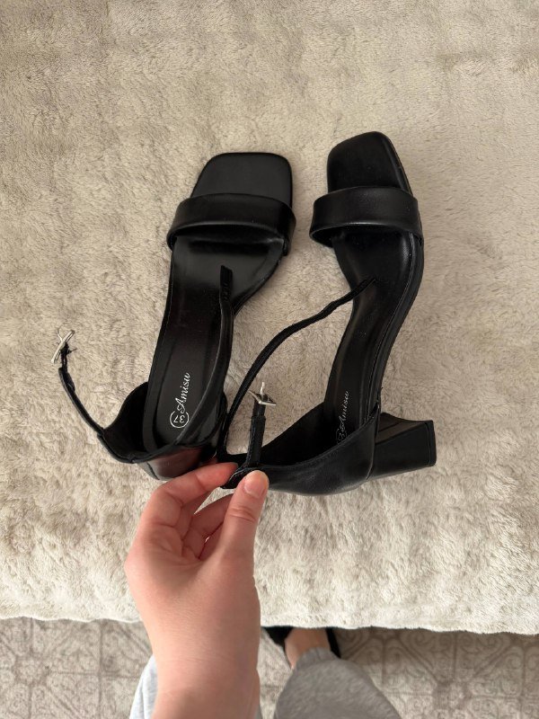 Шарфы, пиджаки, кофты, блузка, штаны, пальто, куртки, шубка, босоножки, кепка, шляпа, рубашка, майка, панамка 8