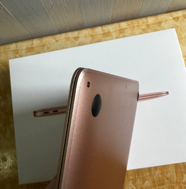 13.3-inch MacBook Air M1 Gold 5