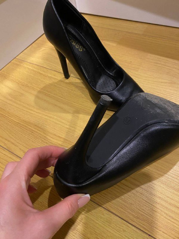 Женские черные туфли на каблуке, куртка демисезонная лаковая 7