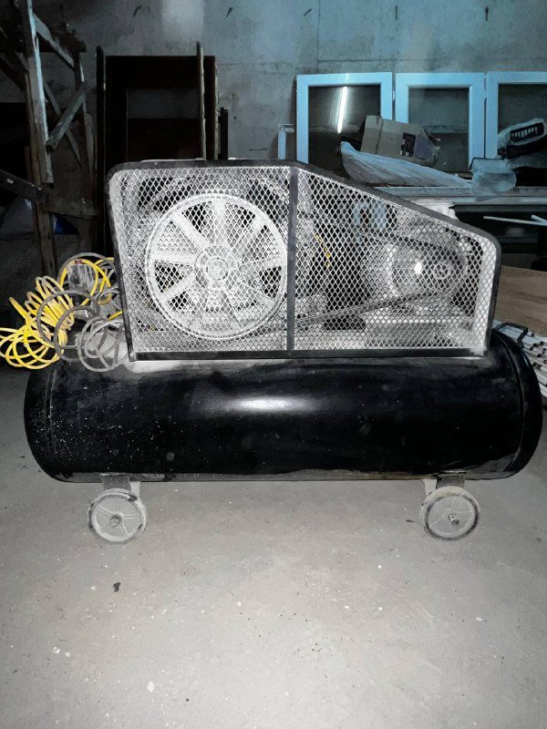 Воздушный компрессор 300 литров 7.5 квт 10 лс 9