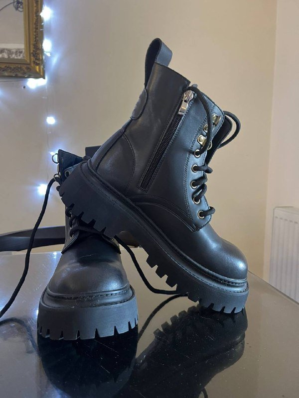 Ботинки 38/5, пальто L размера 3