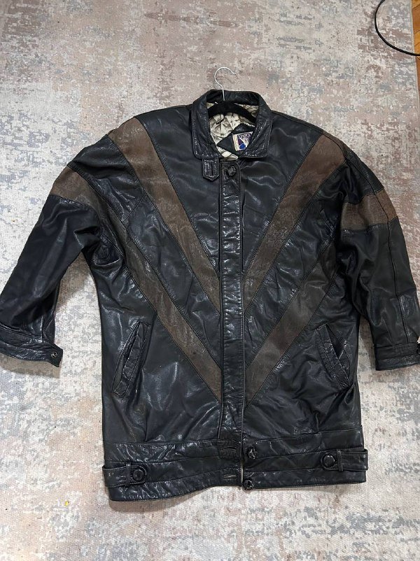 Кожаная женская куртка, Кеды Levi’s, Юбка S