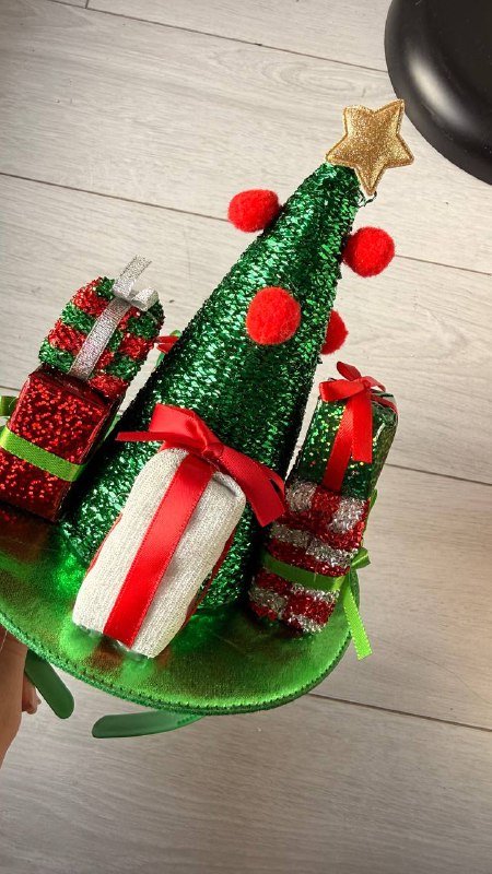 Новогодние елочные игрушки бело-серебряные 3