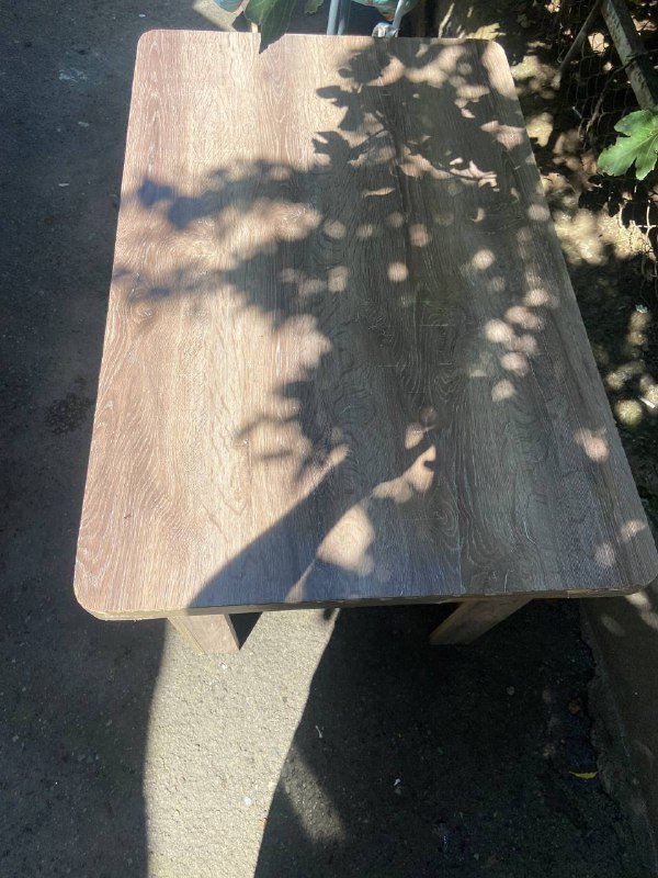 Стол средний размера раскладной