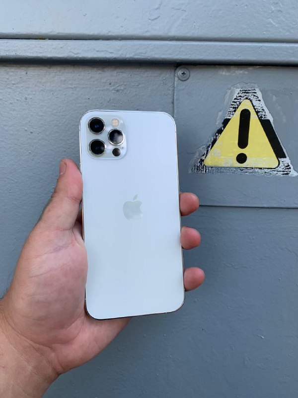 iPhone 12 Pro 128GB Blue, iPhone 12 Pro 128GB White, iPhone Xr 64GB Black