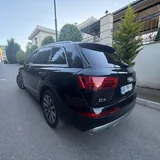 Audi Q7 4