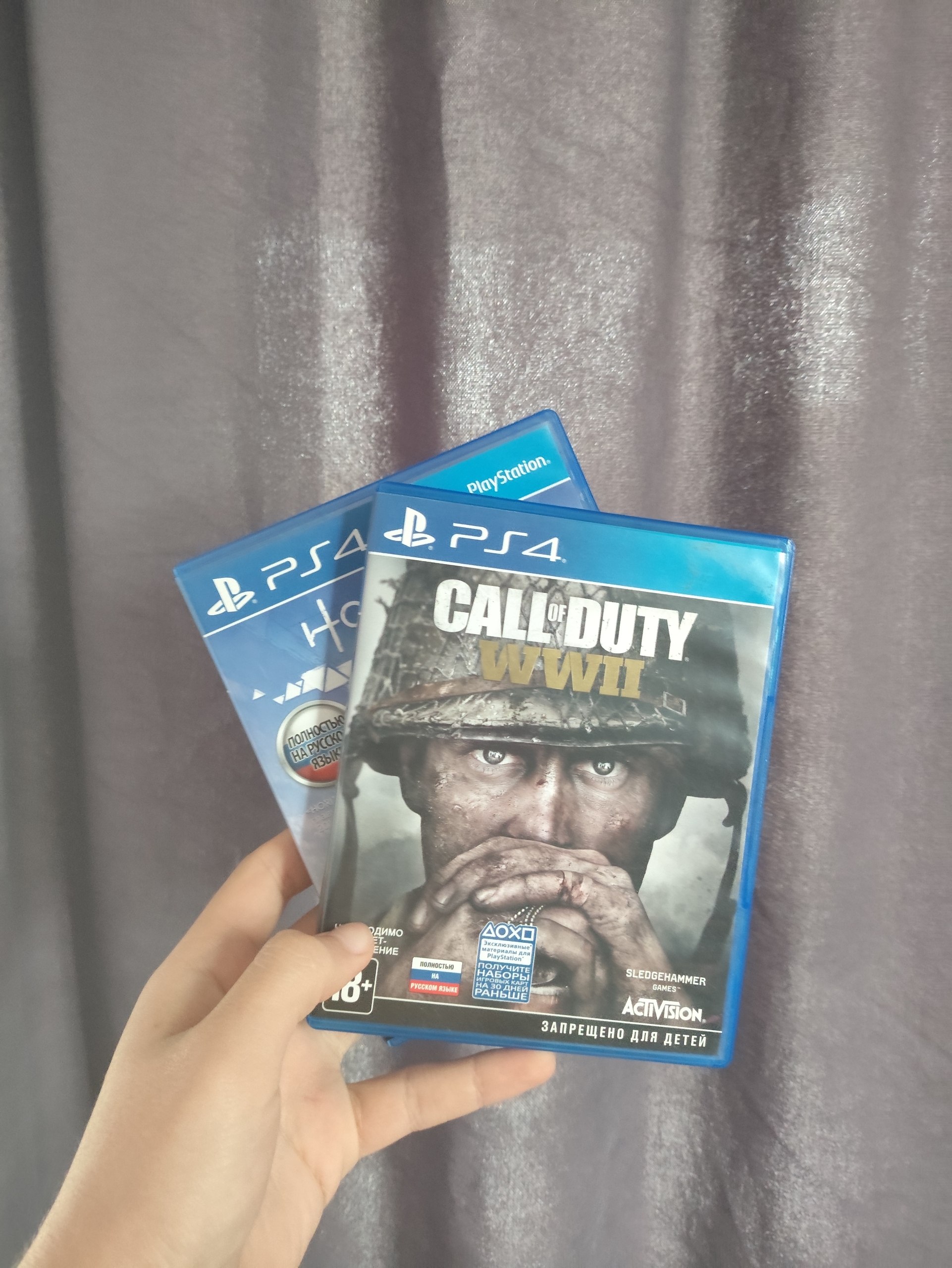 PS4 Slim 1 ТБ, 2 джойстика, 2 игры 3