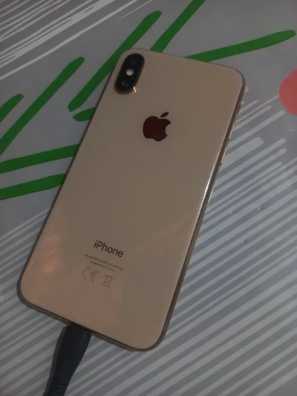 iPhone XS 64GB 1