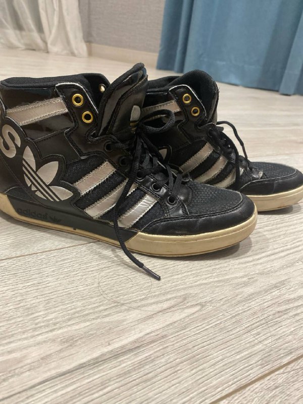 Кроссовки Adidas размер 38