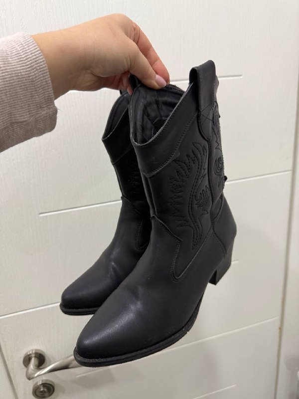 Женские ботинки казаки 38 размер 3