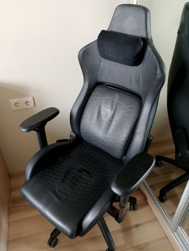 Кресло Razer Iskur искусственная кожа