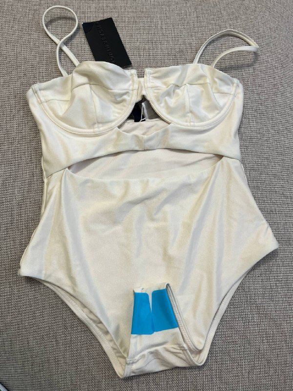 Купальник South Beach, Атласный топ Topshop, Блузка Asos Design 3