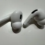 iPhone 14 Pro, AirPods Pro 2 7