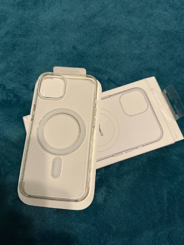 Оригинальный чехол для iPhone 13