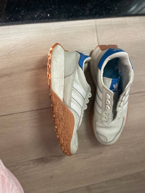 Оригинальные кроссовки adidas 2