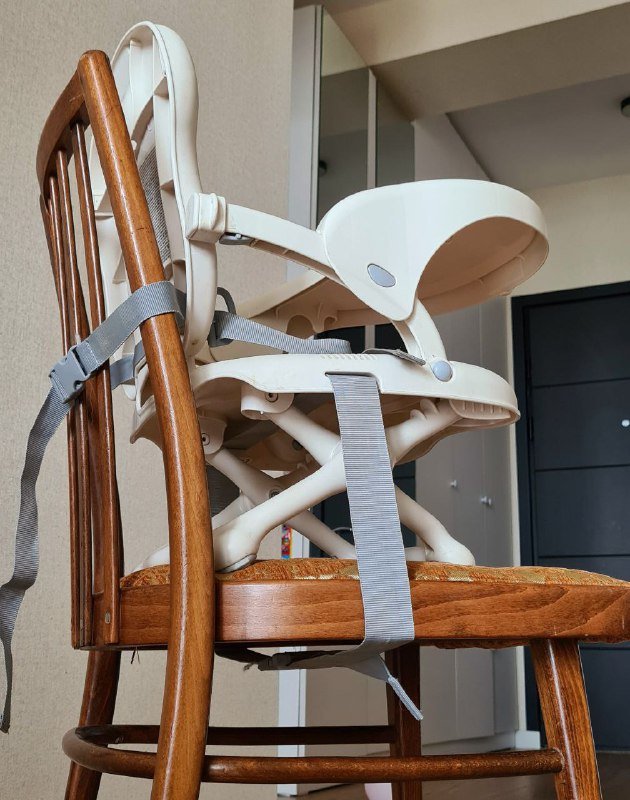 Стульчик-бустер для кормления CAM 3