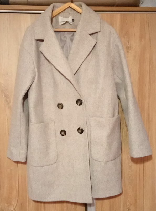 Теплое холодно бежевое пальто Magenta размер 46