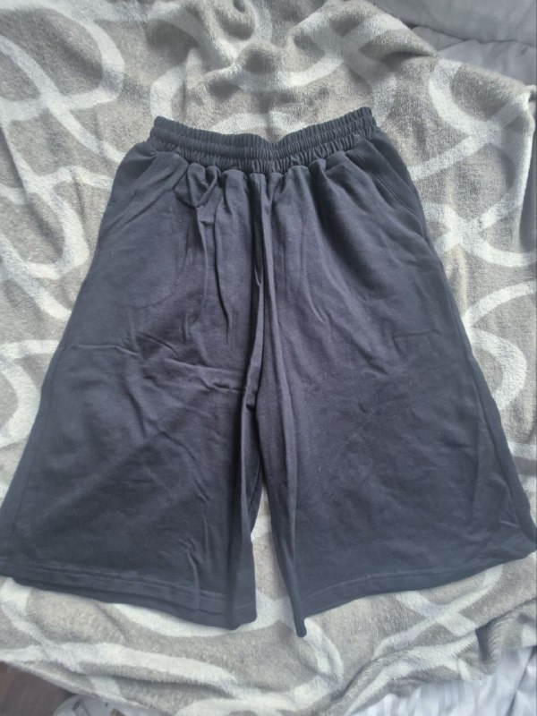 Куртка черная, кофты, джинсы, штаны, жилетка, обувь, шорты, юбка 10