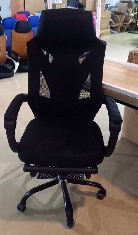 Офисное кресло