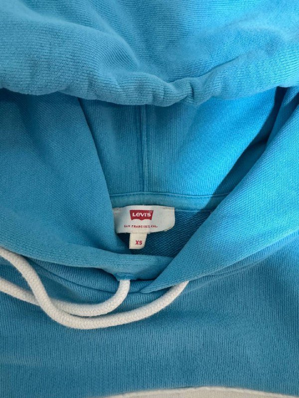 Толстовка укороченная Levi’s нежно голубая XS-S 2