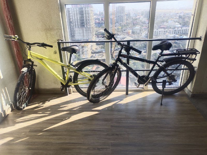 велосипеды жёлтый, черный