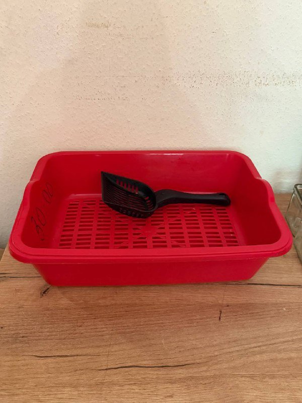 Соковыжималки, зарядка с аккумуляторами, графин, чайники, доска, подсвечники, лоток для кошки, емкости стеклянные, штампы 9