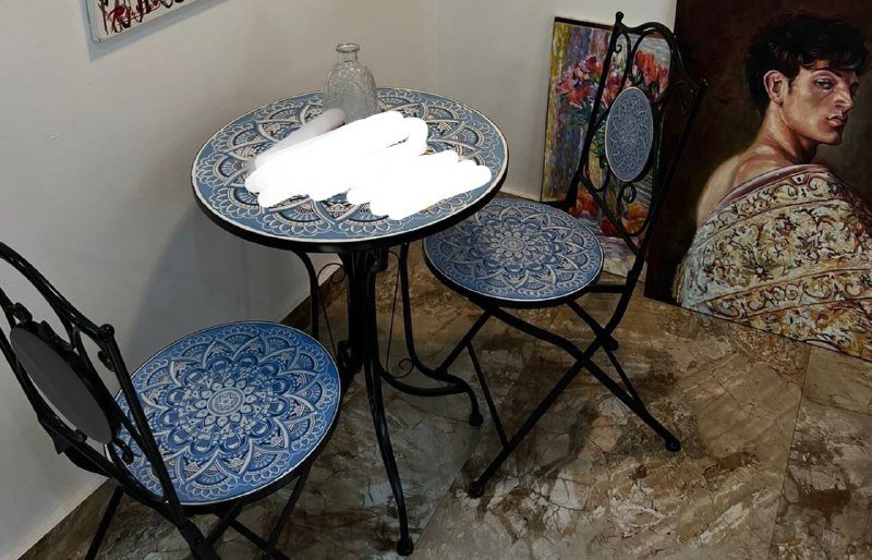 стол и два стула