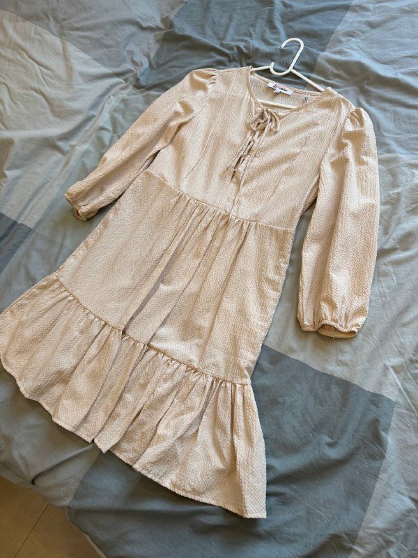 Платье бежево-пудрового оттенка, размер S