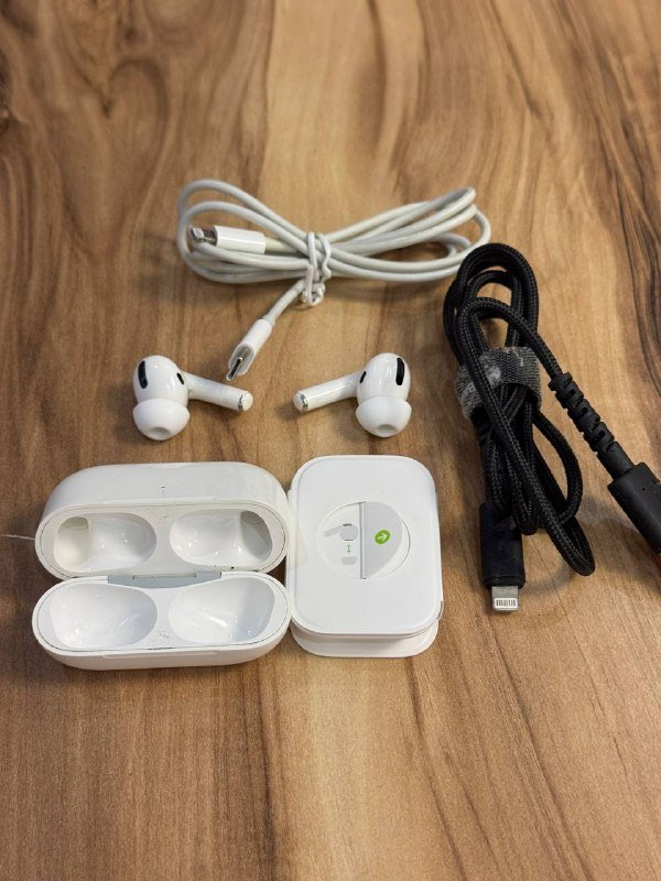Apple AirPods Pro 1, кейс Apple AirPods Pro 2 2