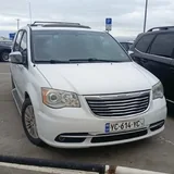 Chrysler Town & Country Platinum 9