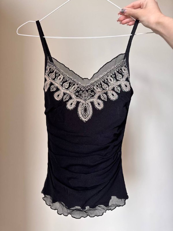 Топ Iets Frans, Топ с вышивкой и блестками, Серебристый топ Pinko, Топ в рубчик Intimissimi 2