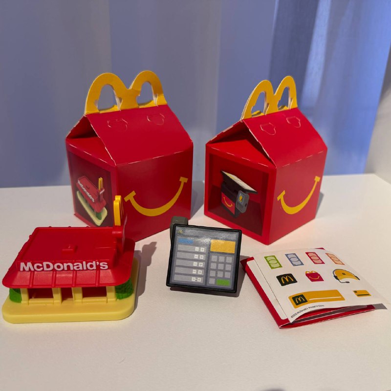 2 мини коробки Хэппи Мил с игрушками McDonald's 1