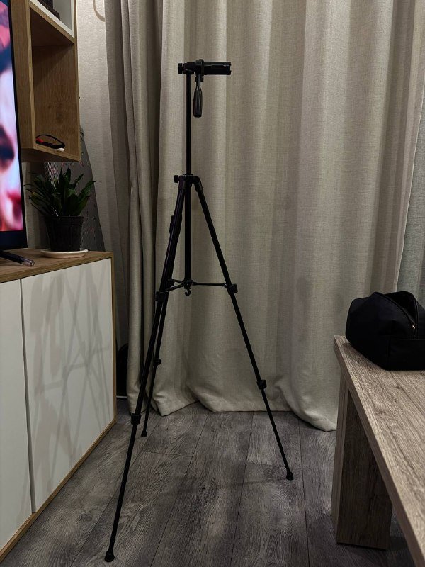 Универсальный штатив с пультом и чехлом