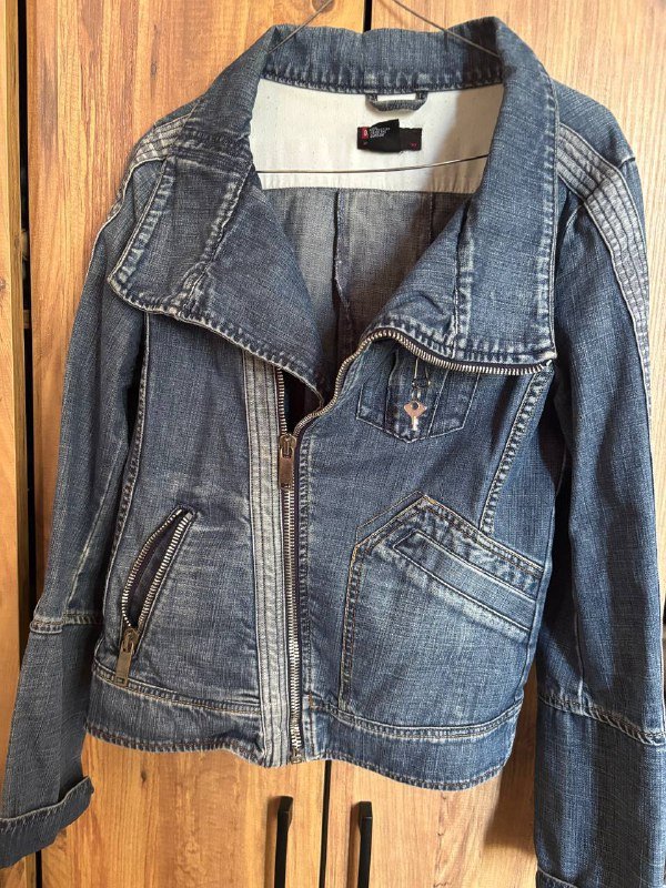 Куртки размер М 3