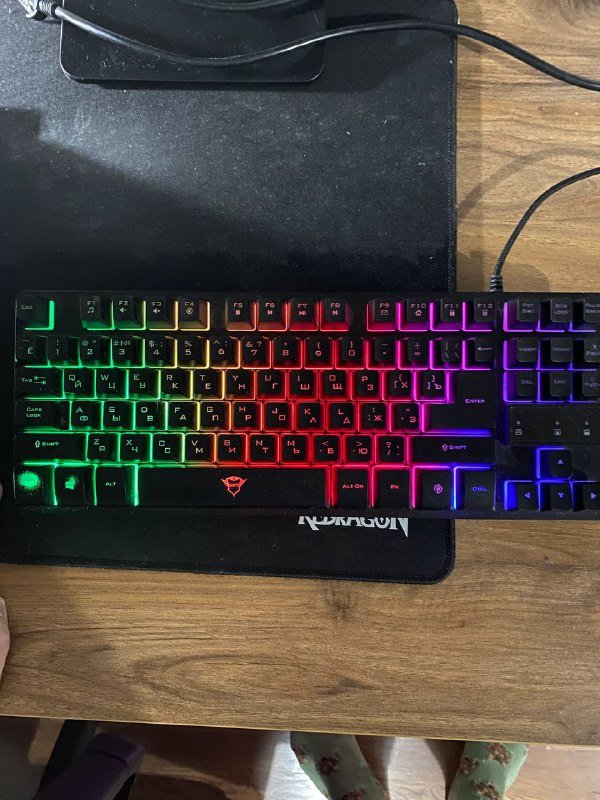 Компьютер, клавиатура Trust GXT833, внешняя звуковая карта Ugreen 5