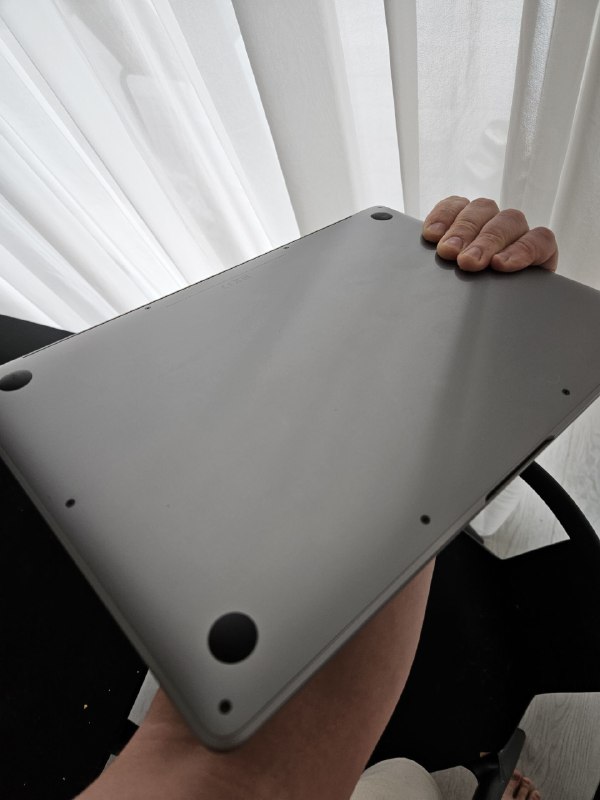 MacBook Air M1, 8GB/256GB, идеальное состояние 2