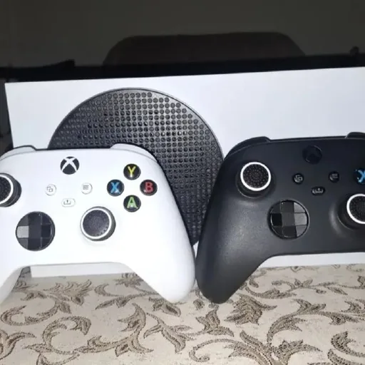 Xbox Series S, 2 джойстика, Game Pass