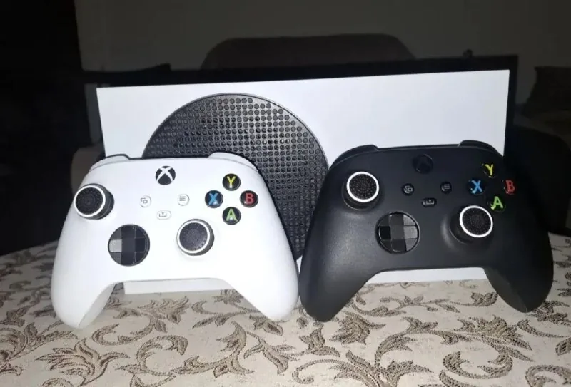 Xbox Series S, 2 джойстика, Game Pass 1